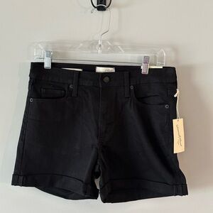 Black Jean Shorts with Cuffed Hem and Mid-Rise Waist
